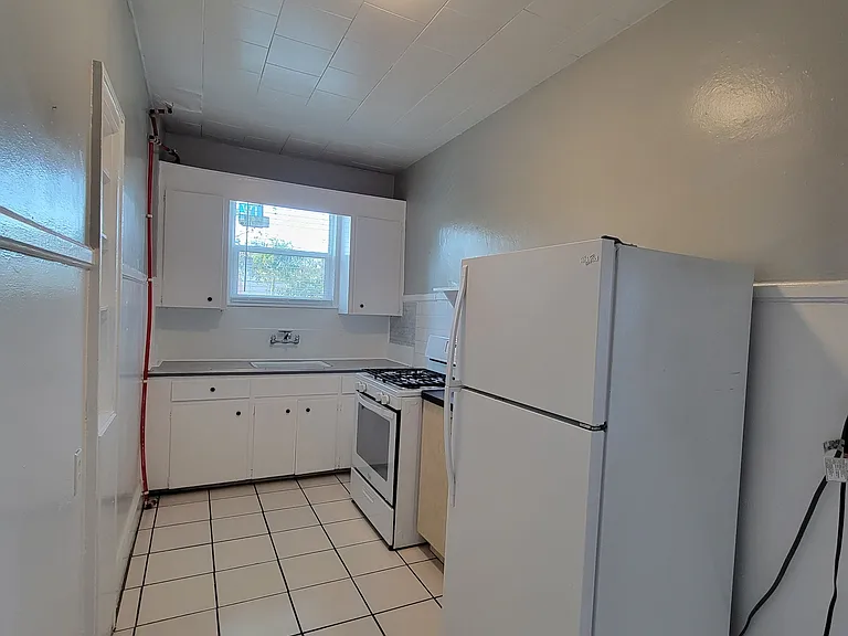 205 16th Ave NE #12 — Photo 5