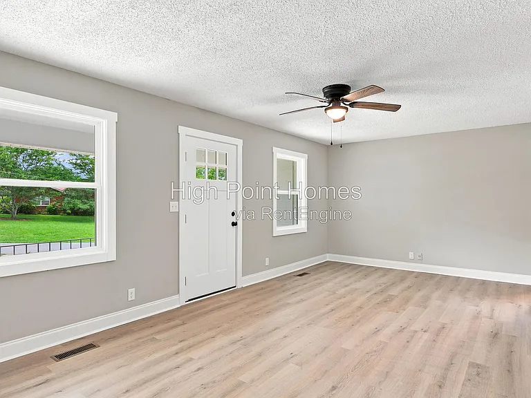 114 Alpine Dr — Photo 6