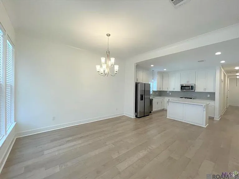 9905 Stonewater Dr — Photo 7