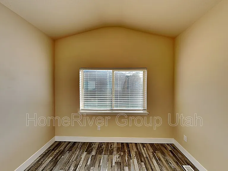 130 W Canley Vale Ln — Photo 12