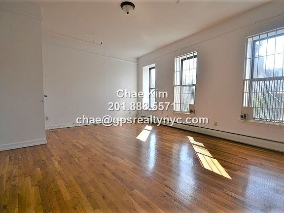 2nd image of 30 Bradhurst Ave APT 5B