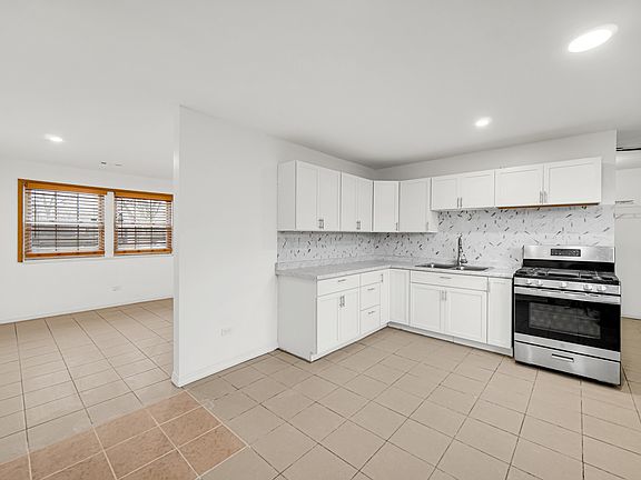 4th image of 341 Boston St