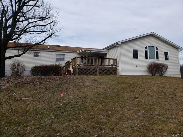 2714 Windy Rd, Orefield, PA 18069