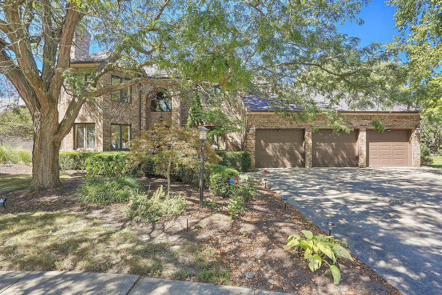 1214 Dorchester Dr photo 1