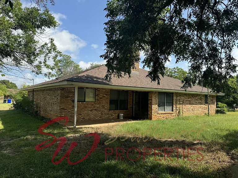 719 Diana Ln — Photo 12