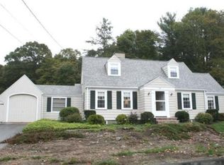 44 Canterbury Rd, Lynnfield, MA 01940