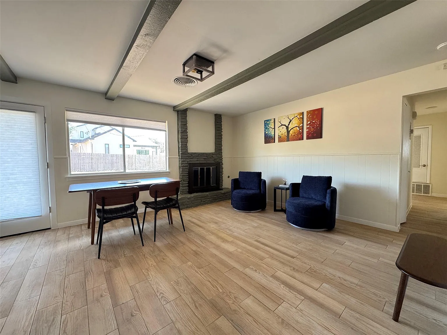 3 bed, 2.0 bath, 1400 sqft, $3,800 — Photo 4