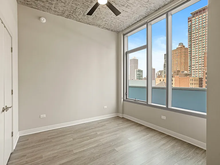 808 N Wells St #1/1 — Photo 6