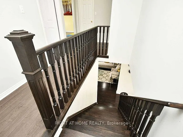 33 Schooner Dr #UPPER — Photo 23
