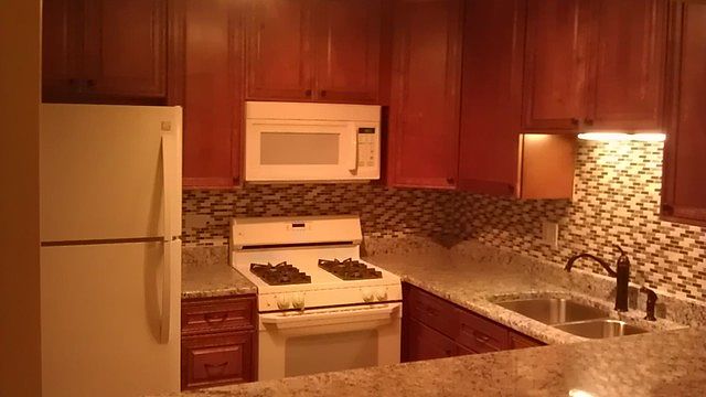 1st image of 9S025 Lake Dr APT 206