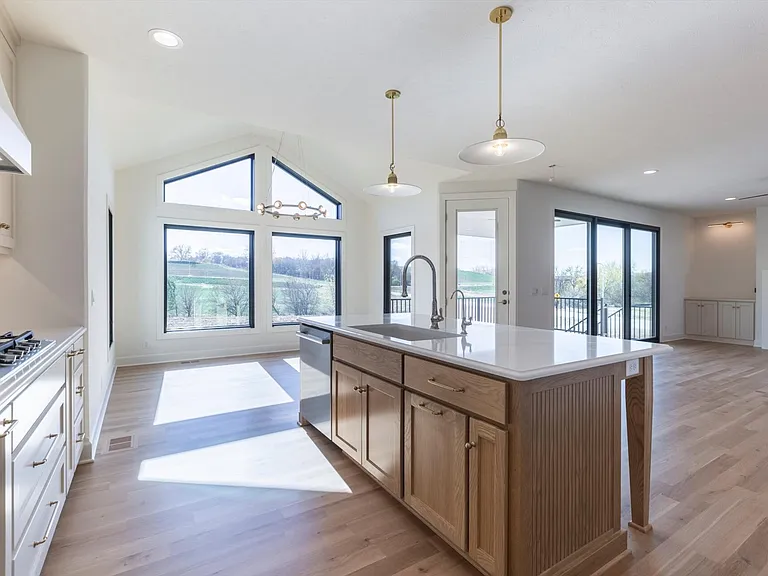 21911 Parkview Dr — Photo 18