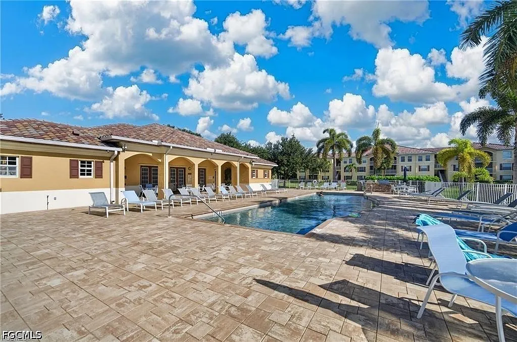 1 bed, 1.0 bath, 697 sqft, $1,100 — Photo 4