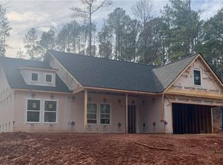 220 Circle Dr, Townville, SC 29689