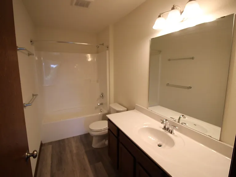 3 bed, 2.5 bath, 1910 sqft, $2,350 — Photo 15