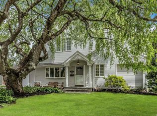 3939 Maplewood Dr, Seaford, NY 11783