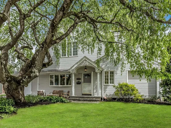 3939 Maplewood Drive, Seaford, NY 11783