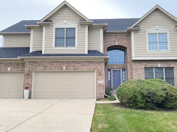3902 Gladstone Dr, Naperville, IL 60565