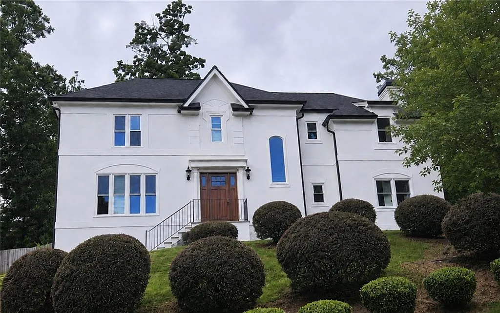 5 bed, 3.5 bath, 3458 sqft, $5,000 — Photo 1