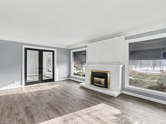 2nd image of 645 Riverside Dr
