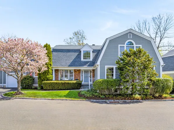 31 Lakeview Avenue, New Canaan, CT 06840