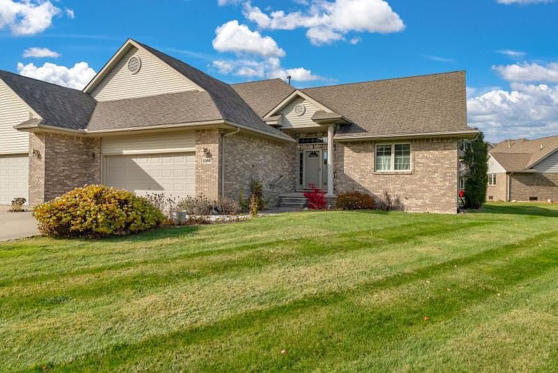 1st image of 5394 Babcock Rd