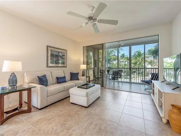 7702 Pebble Creek CIR #201, NAPLES, FL 34108