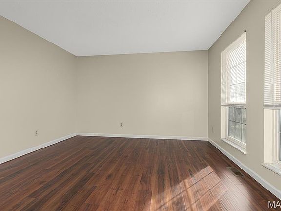 4th image of 360 Beckley Pl