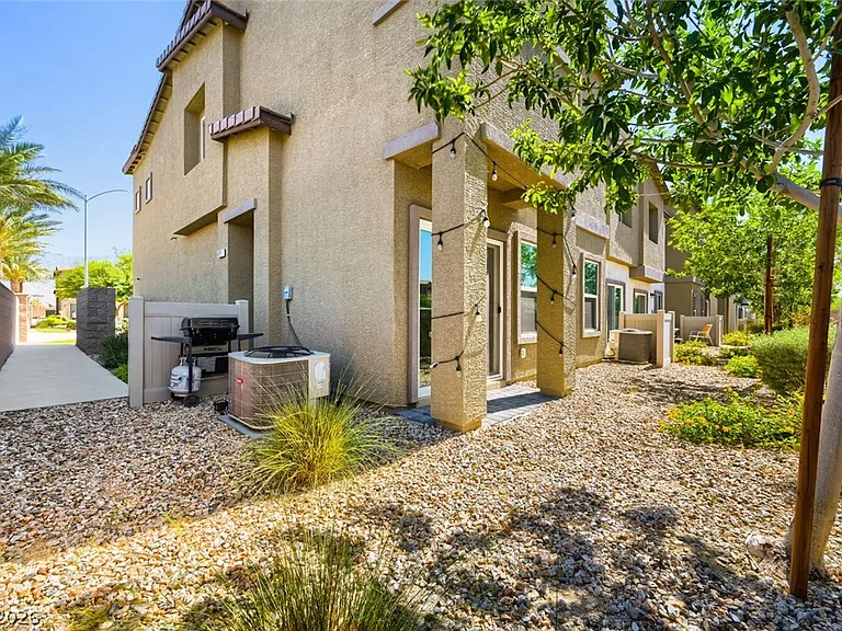 4277 Venus Falls Ave — Photo 27