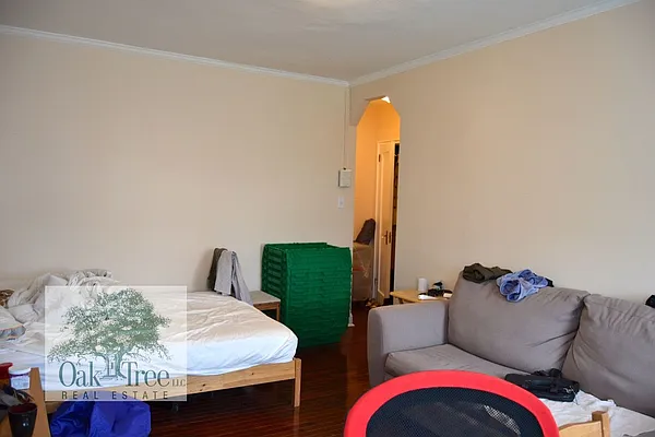 Rented by Oak Tree LLC | media 11