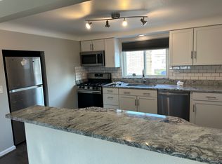 17867 Marquette St, Roseville, MI 48066