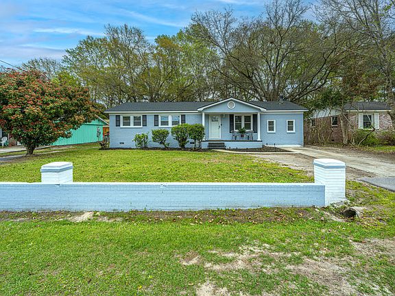 2nd image of 814 Hoss Rd