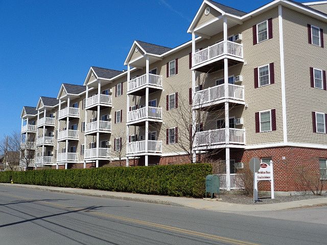 1st image of 18 Harbor Ave APT 405
