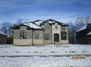 2455 Buckthorn Dr, Shelby Township, MI 48316