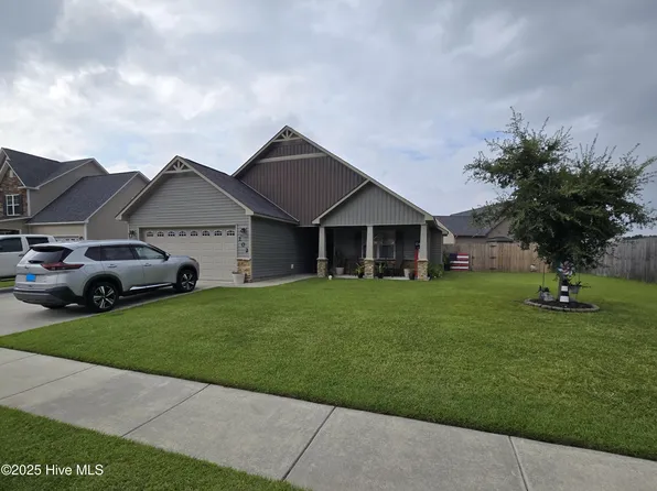 102 Stonecroft Lane, Jacksonville, NC 28546