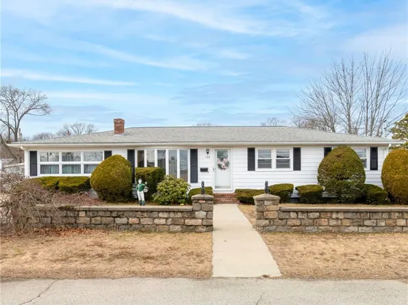 106 Coyle Ave, Rumford, RI 02916