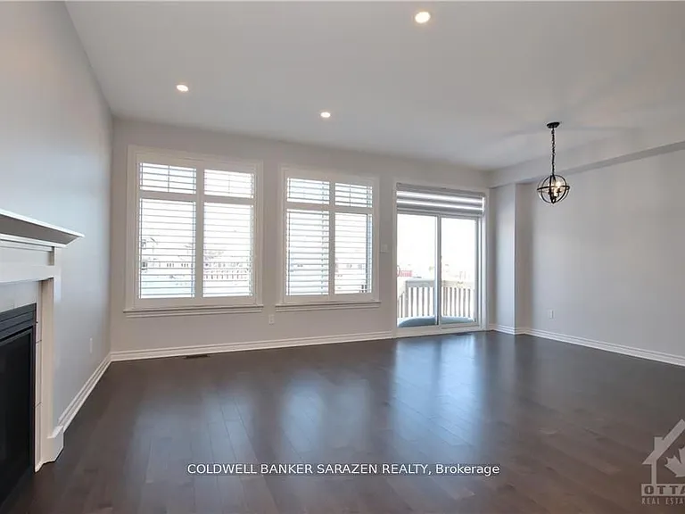 538 Sonmarg Cres — Photo 2