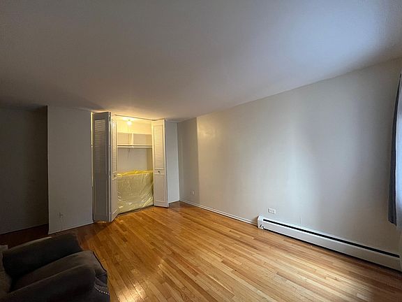 2nd image of 736 W Buena Ave APT 306