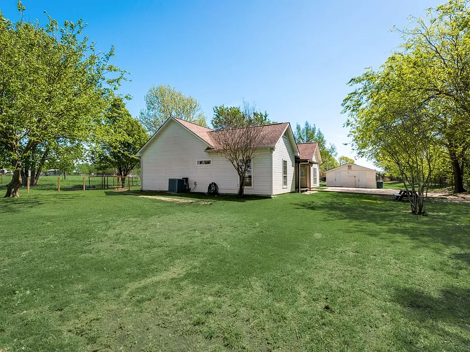 5893 FM 1827