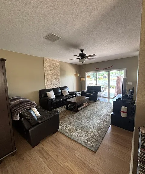 627 Fern Lake Dr — Photo 1