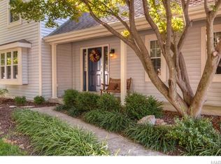 655 Country Lake Dr, Saint Peters, MO 63376