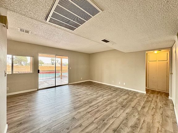 5th image of 4032 Arrowood Dr