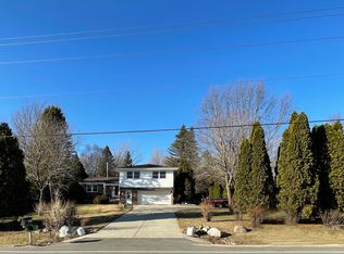 3496 Hubertus Rd, Hubertus, WI 53033