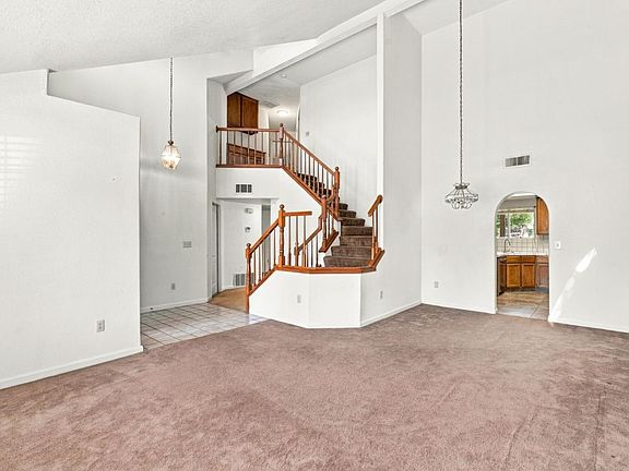 4th image of 1014 Neal St