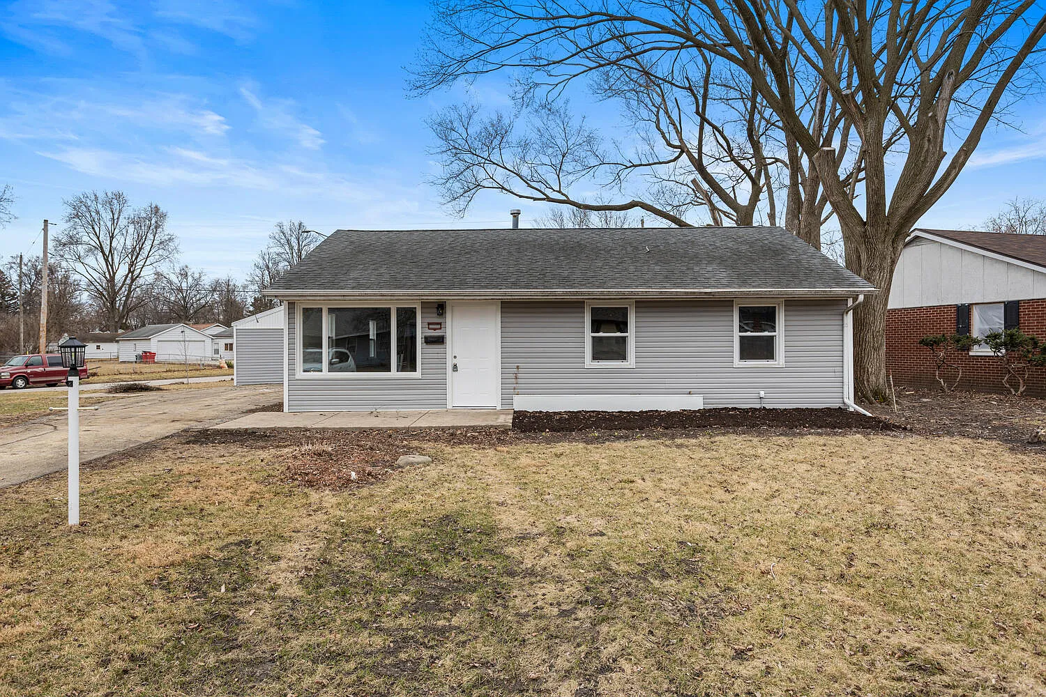 1501 Holly Hill Dr photo 1