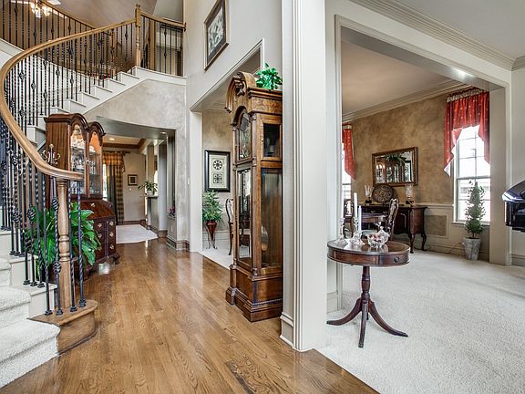 3rd image of 716 Bristlewood Dr