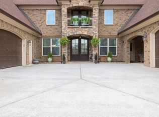 401 Sara Ct, Loganville, GA 30052