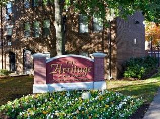 901 Gibbon St APT 1B, Alexandria, VA 22314