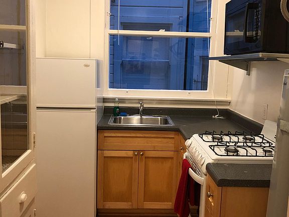 3rd image of 733 Fillmore St #5