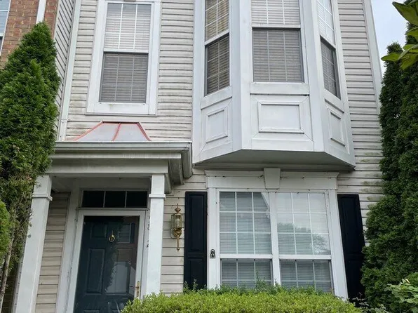 5812 Summers Grove Rd, Alexandria, VA 22304