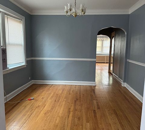 3rd image of 6647 N Artesian Ave #1